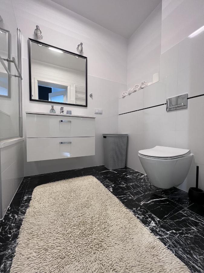 Apartament Z Tarasem Na Osiedlu Rakownica Jelenia Góra Exterior foto